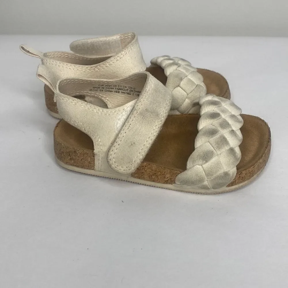 Good Things Happen Baby Sandals White Size 5.5